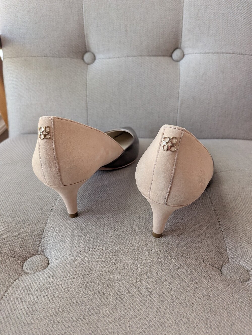 COACH Chambers Rose Two-Tone Pointed Toe Mid Heel Pumps Nude Metallic Size 7B - Picture 6 of 13
